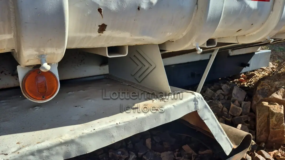 LOTE 006 - CAÇAMBA METÁLICA