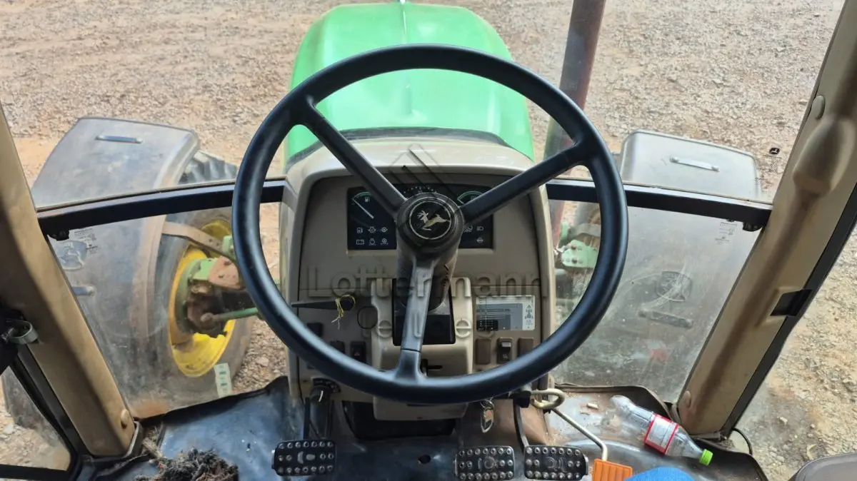LOTE 008 - TRATOR JOHN DEERE 6100 J 4X4