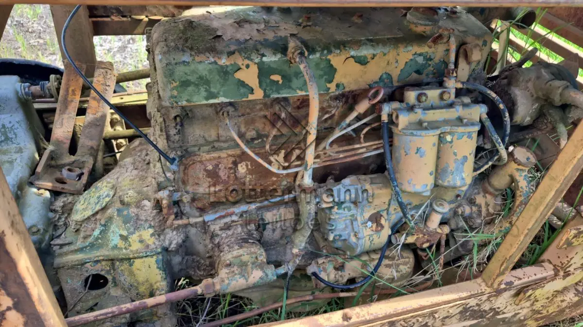 LOTE 004 - CONJUNTO MÓVEL DE BRITAM SOBRE CHASSI