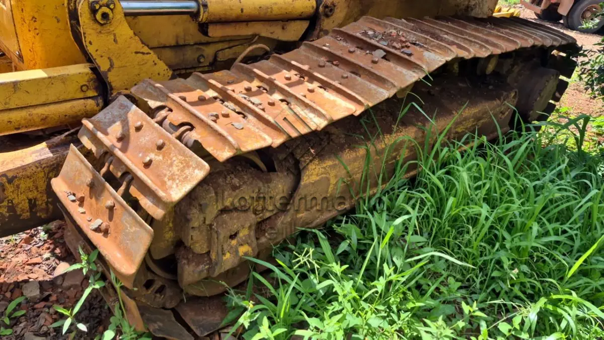 LOTE 003 - TRATOR ESTEIRA KOMATSU D51EX-22