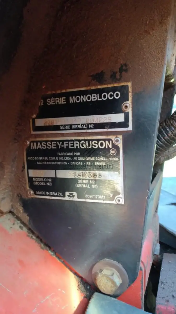 LOTE 001 - TRATOR MASSEY FERGUSON