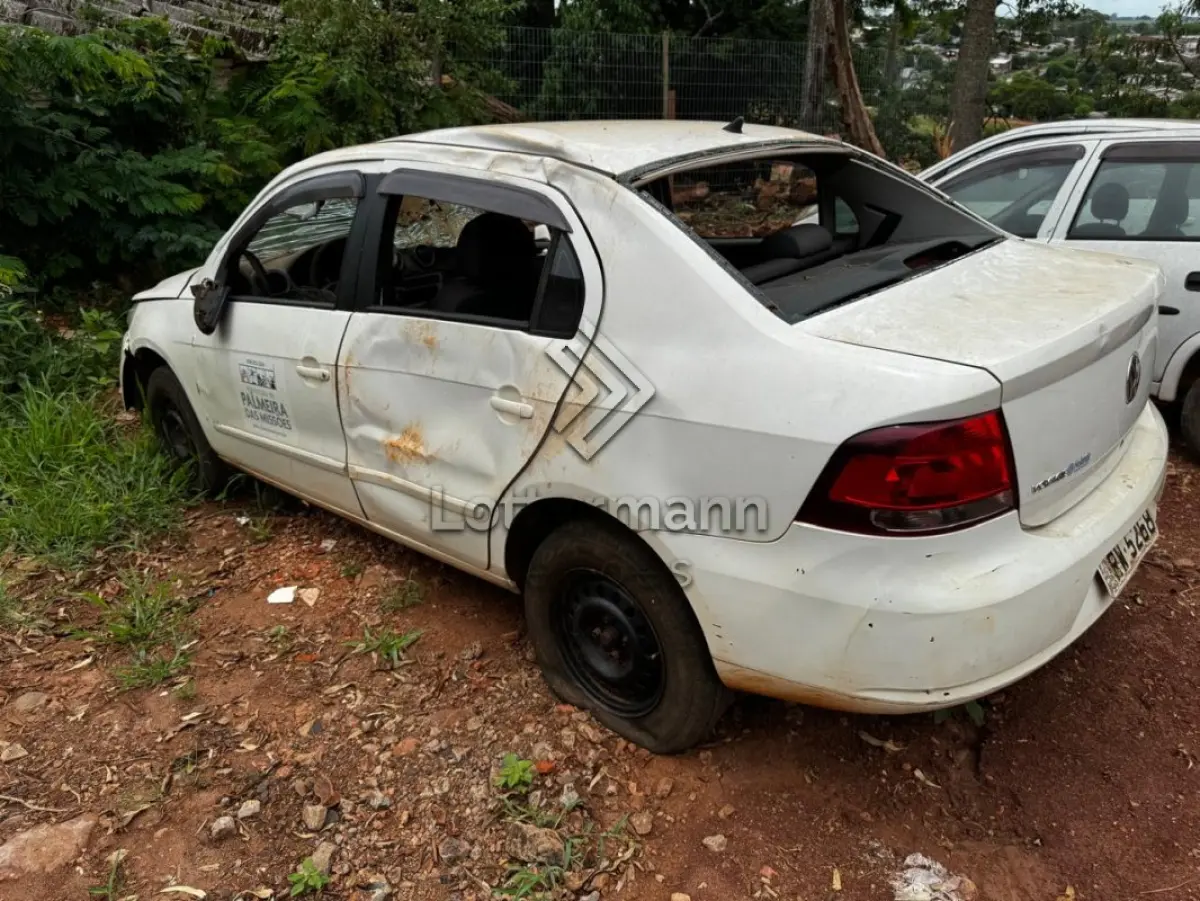 LOTE 003 - VW VOYAGE