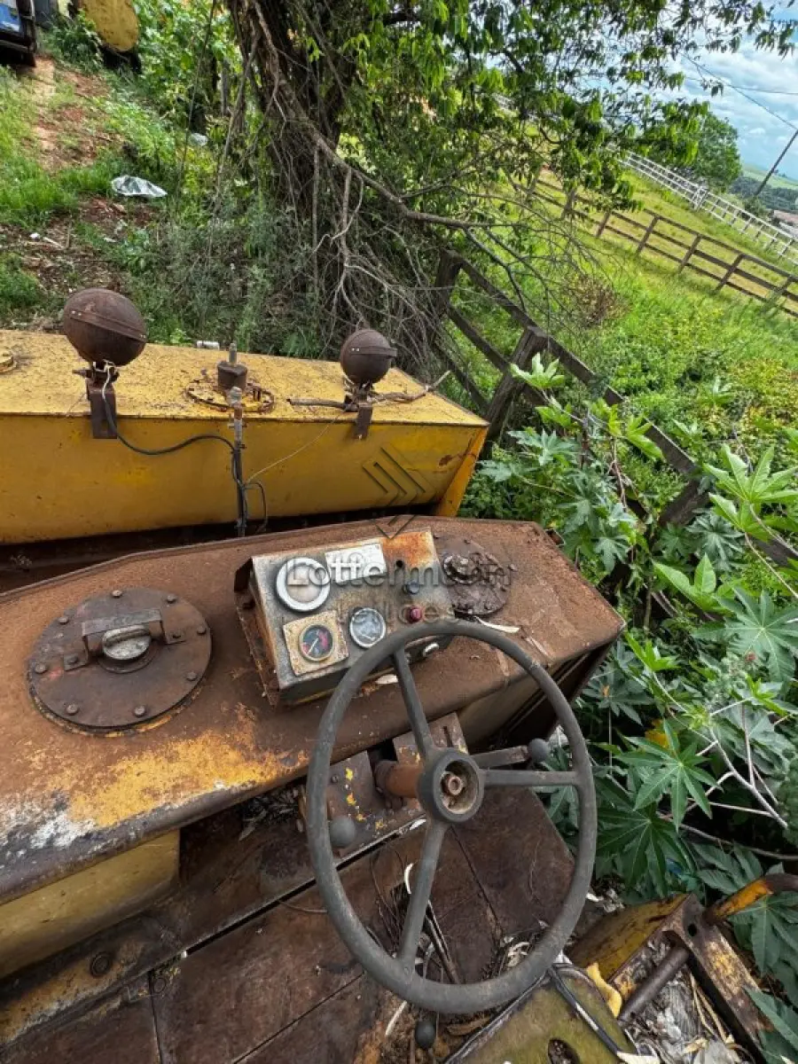 LOTE 018 - ROLO COMPACTADOR MULLER