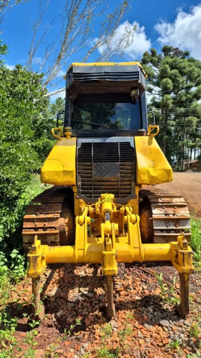 LOTE 003 - TRATOR ESTEIRA KOMATSU D51EX-22
