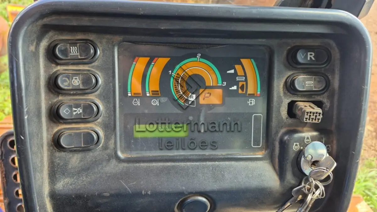 LOTE 003 - TRATOR ESTEIRA KOMATSU D51EX-22