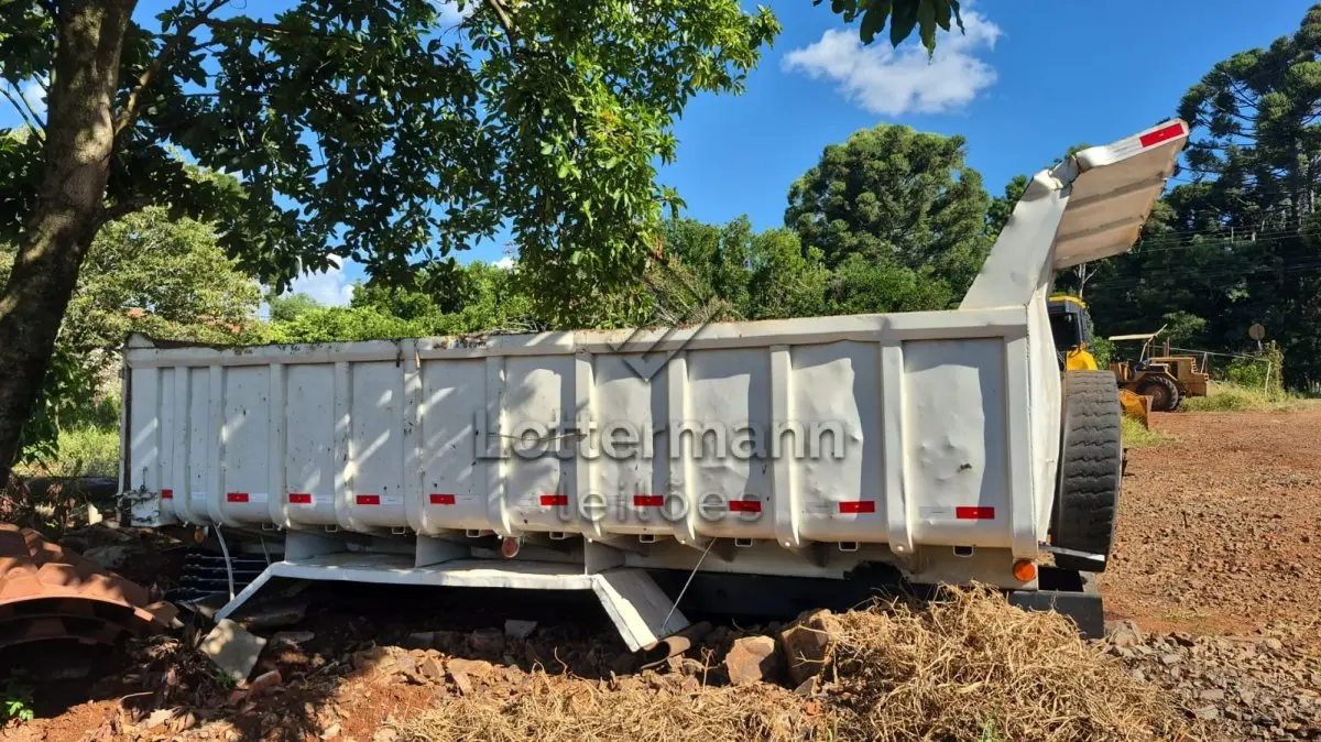 LOTE 006 - CAÇAMBA METÁLICA