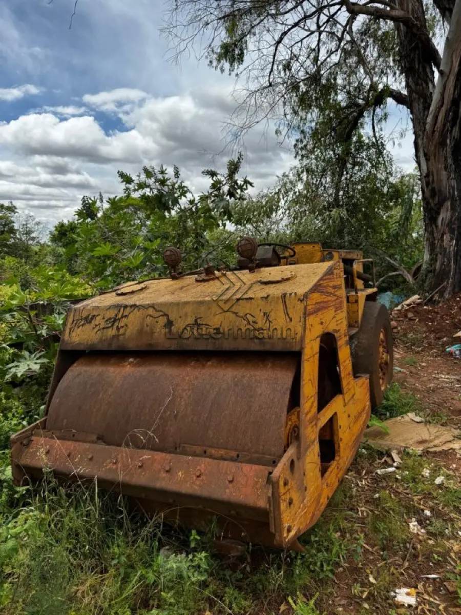 LOTE 018 - ROLO COMPACTADOR MULLER