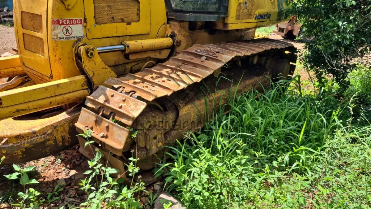 LOTE 003 - TRATOR ESTEIRA KOMATSU D51EX-22