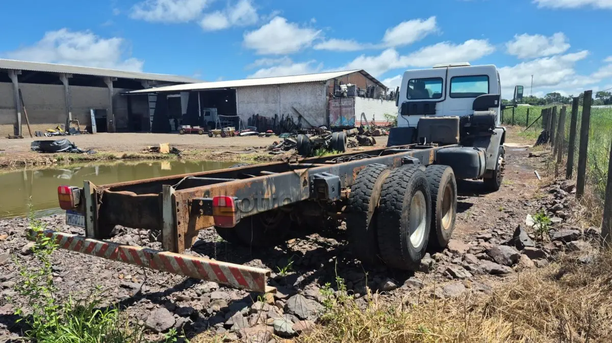 LOTE 001 - CAMINHÃO FORD CARGO 2422E
