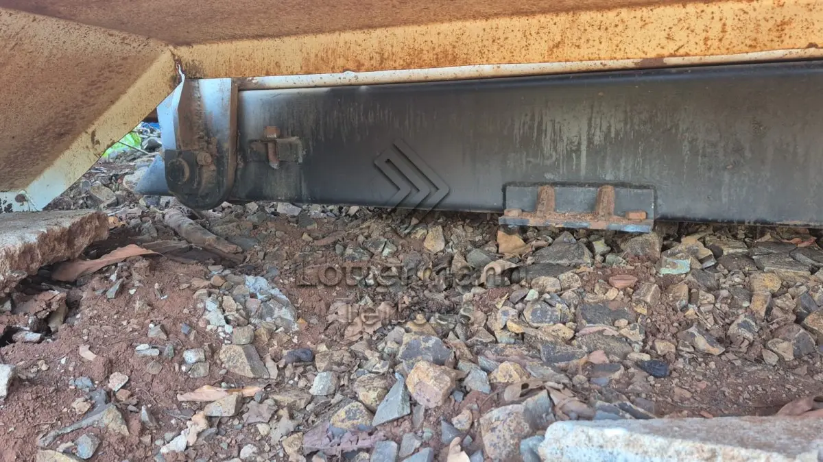 LOTE 006 - CAÇAMBA METÁLICA