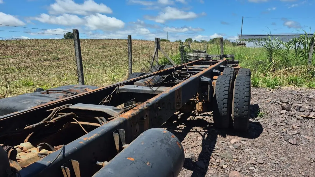 LOTE 001 - CAMINHÃO FORD CARGO 2422E