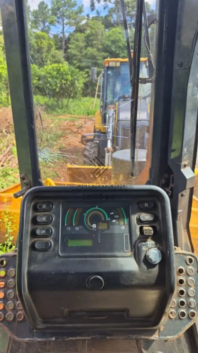LOTE 003 - TRATOR ESTEIRA KOMATSU D51EX-22