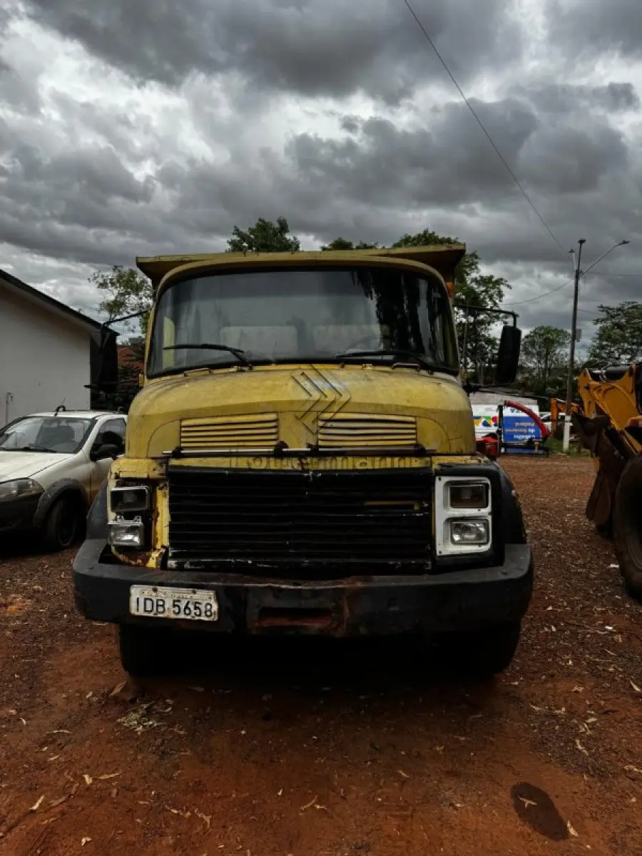 LOTE 015 - MERCEDES BENZ LK 1313