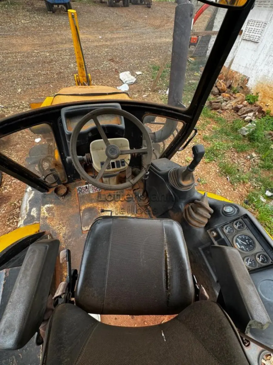 LOTE 017 - RETROESCAVADEIRA RANDON RK406B