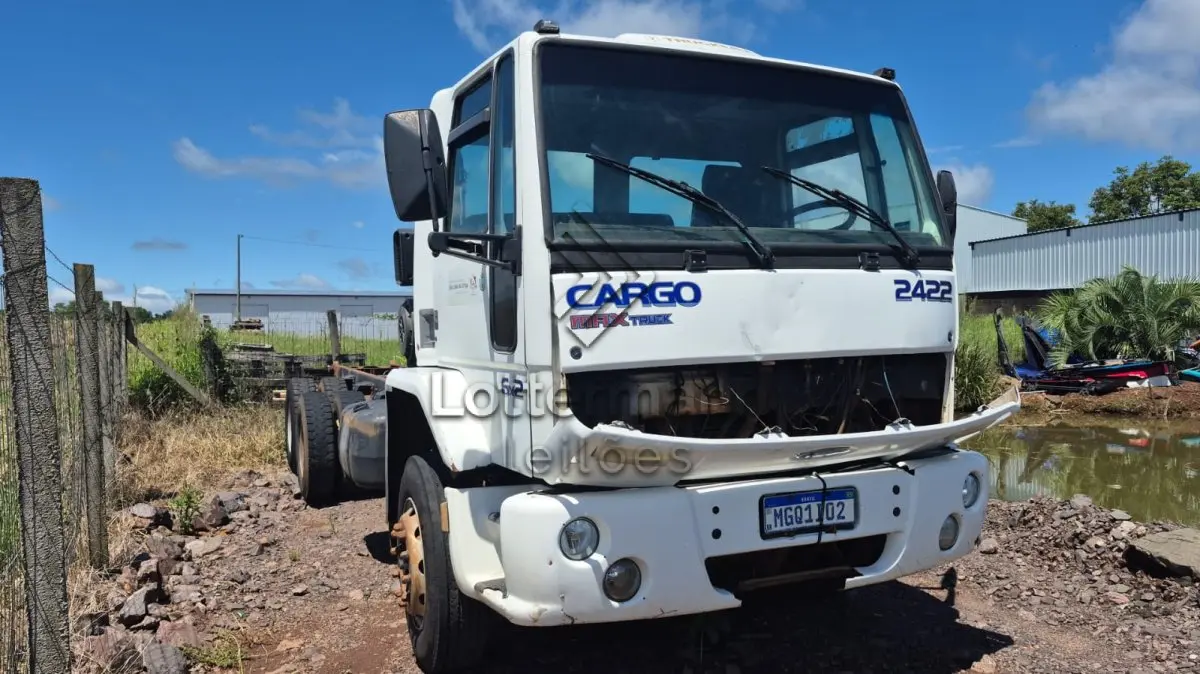 LOTE 001 - CAMINHÃO FORD CARGO 2422E