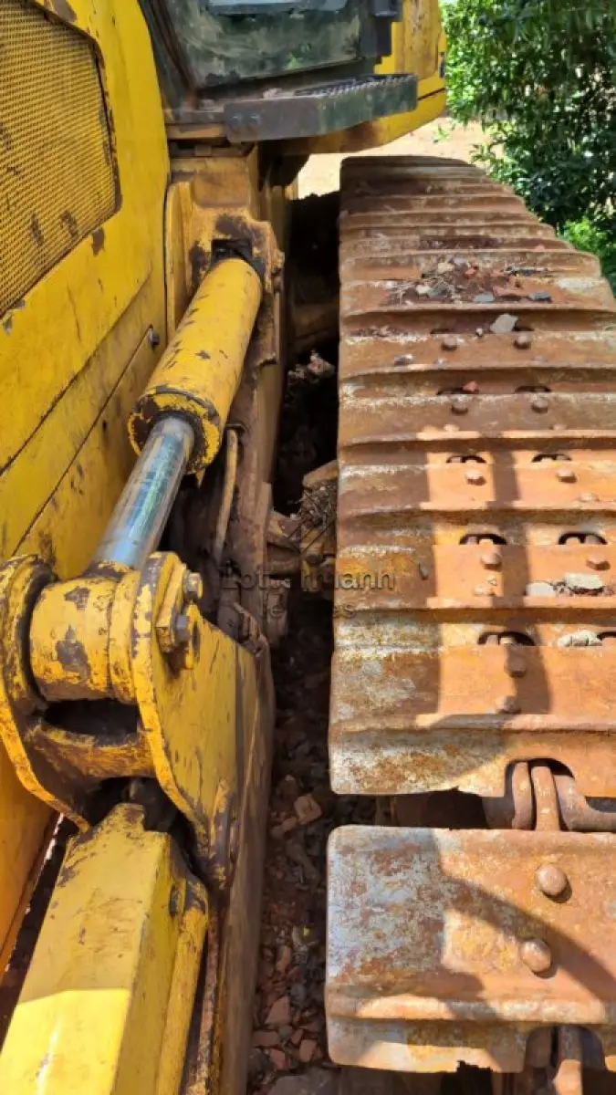LOTE 003 - TRATOR ESTEIRA KOMATSU D51EX-22