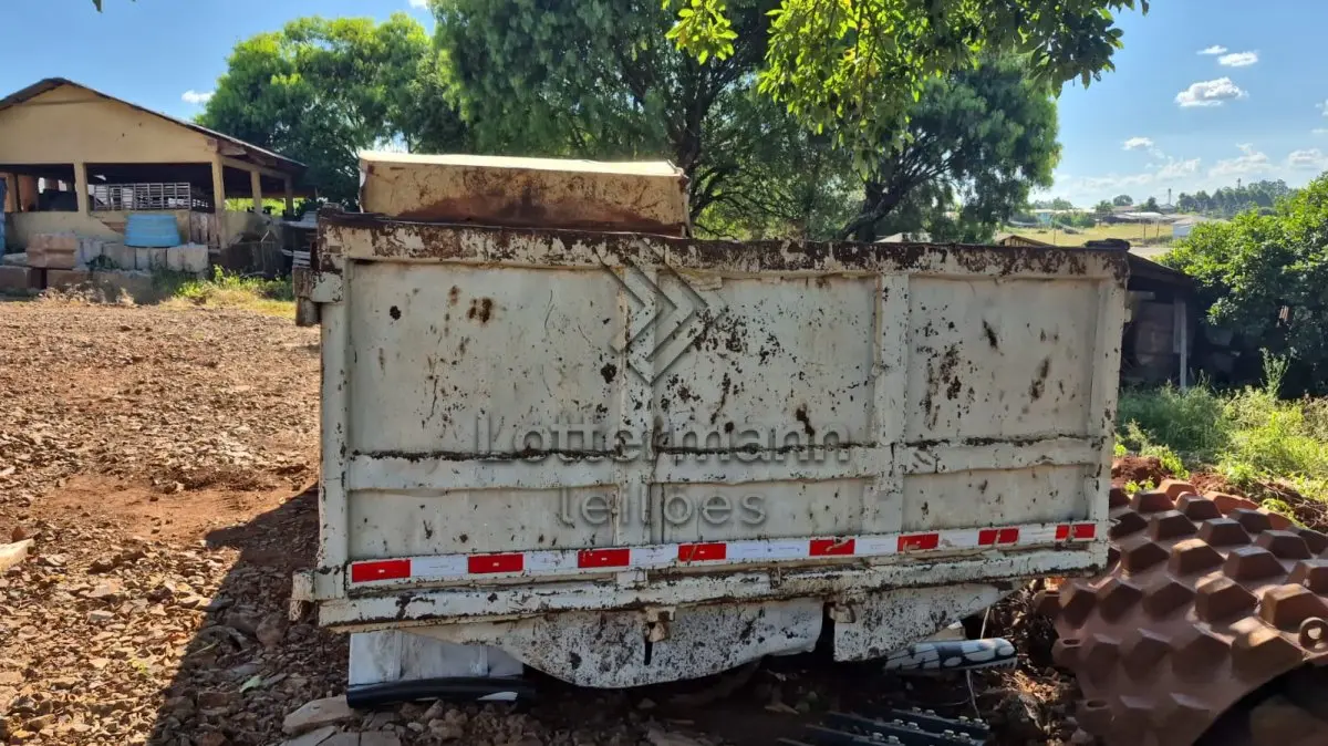 LOTE 006 - CAÇAMBA METÁLICA