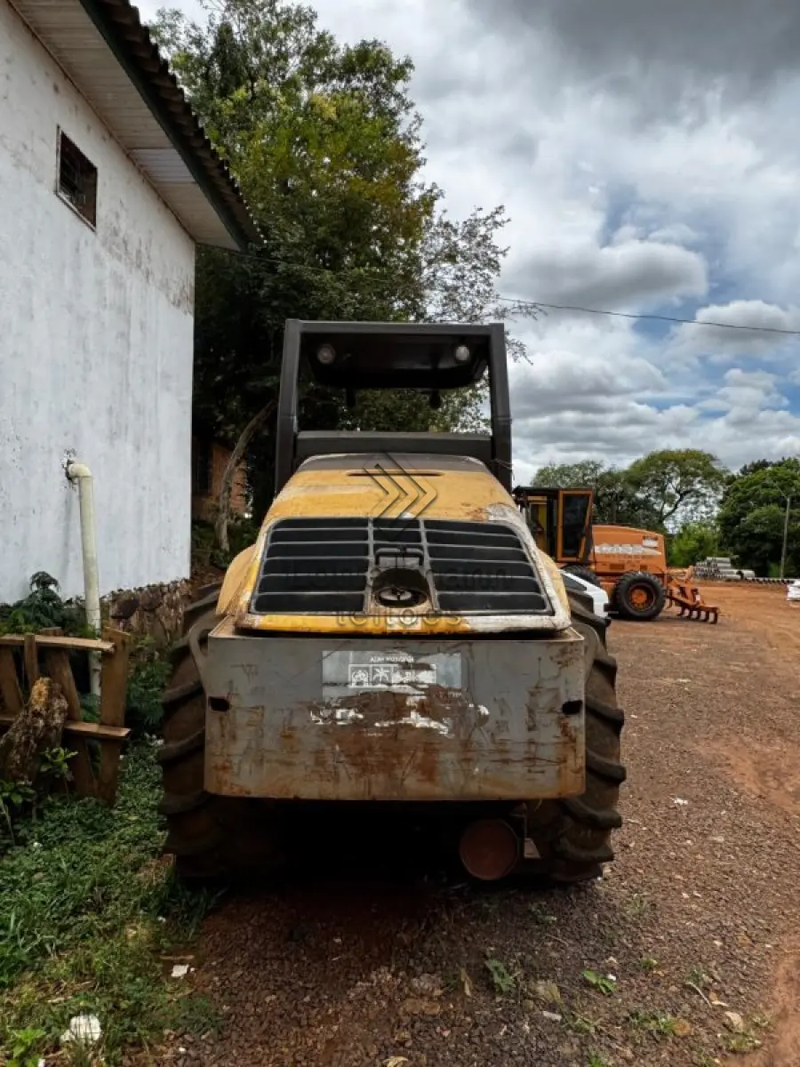 LOTE 022 - ROLO COMPACTADOR VOLVO SD 105F 5801