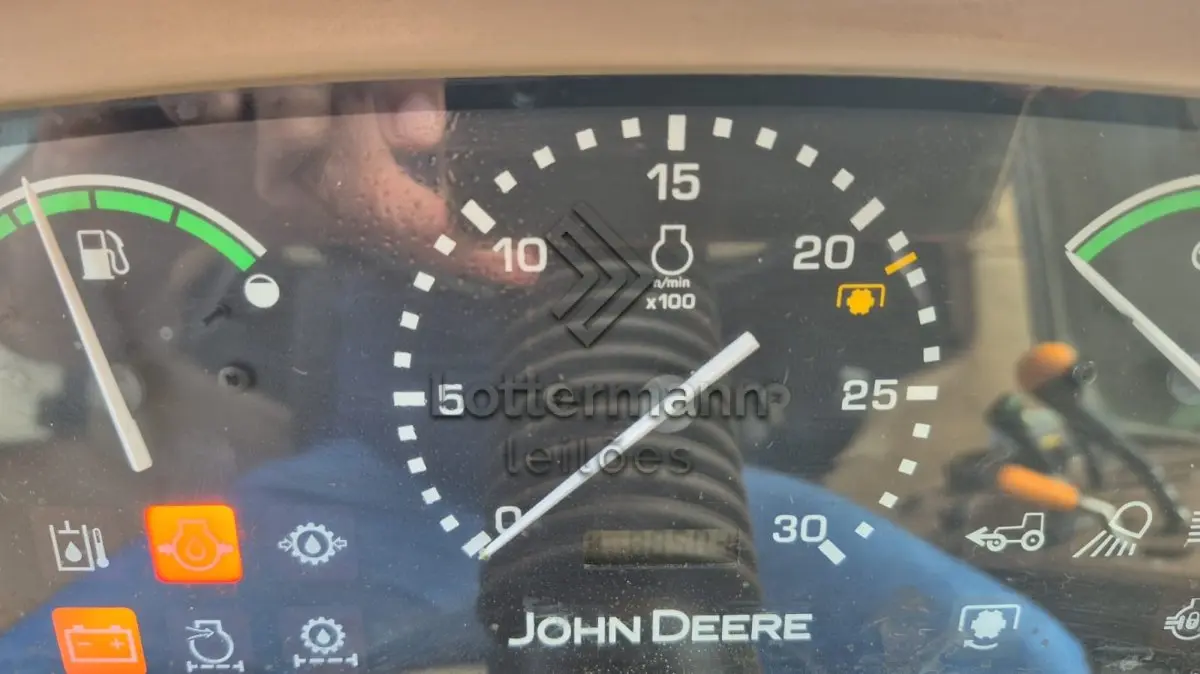 LOTE 008 - TRATOR JOHN DEERE 6100 J 4X4