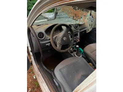 LOTE 003 - VW VOYAGE