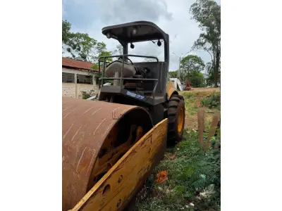 LOTE 022 - ROLO COMPACTADOR VOLVO SD 105F 5801