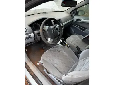 LOTE 001 - GM VECTRA SEDAN ELEGANCE