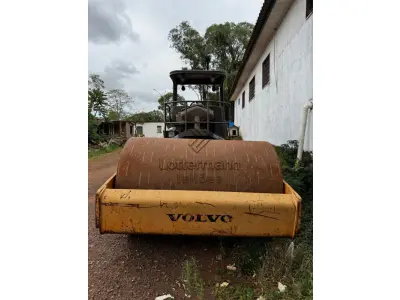 LOTE 022 - ROLO COMPACTADOR VOLVO SD 105F 5801