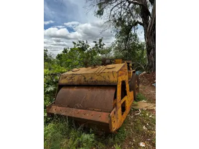 LOTE 018 - ROLO COMPACTADOR MULLER