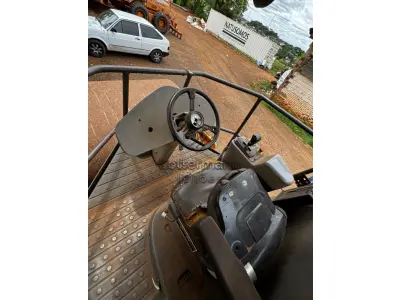 LOTE 022 - ROLO COMPACTADOR VOLVO SD 105F 5801