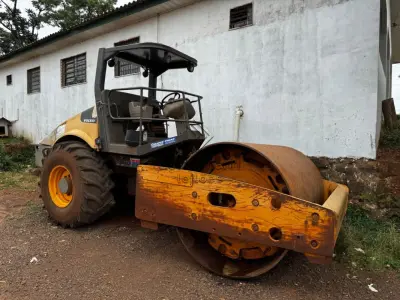 LOTE 022 - ROLO COMPACTADOR VOLVO SD 105F 5801
