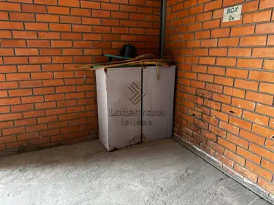 LOTE 023 - SUCATAS DE MÓVEIS EM GERAL