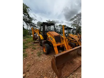 LOTE 017 - RETROESCAVADEIRA RANDON RK406B