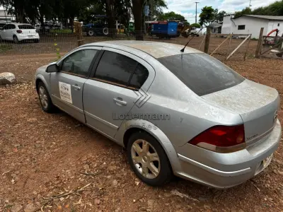 LOTE 001 - GM VECTRA SEDAN ELEGANCE